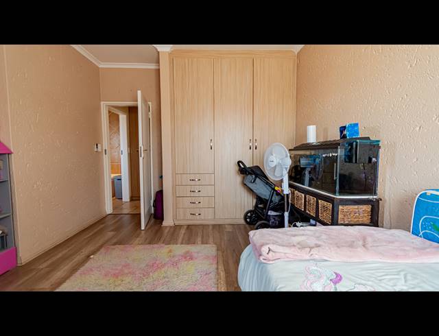 3 BEDROOM SECTIONAL TITLE FOR SALE IN MORELETA PARK